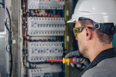 Eletricista Especializado